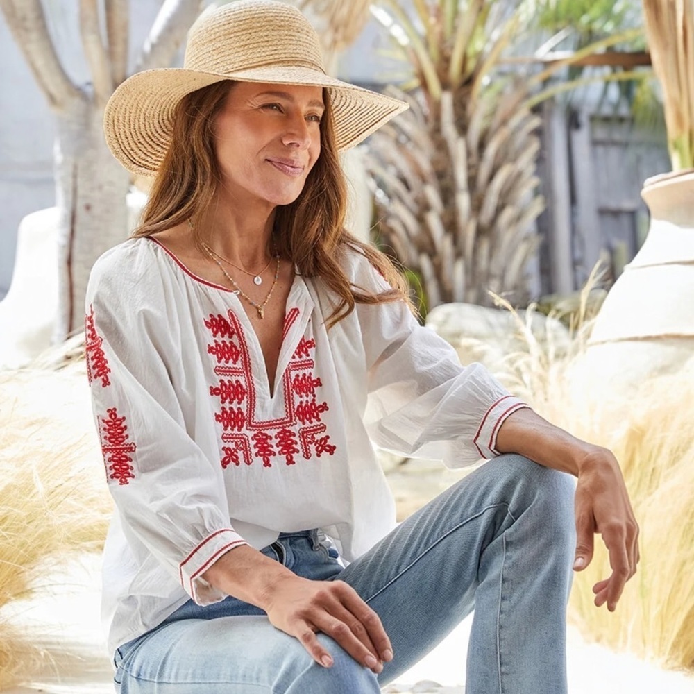 Karen Kane White Peasant Top with Red Embroidery Size 0X XL 1X Bohemian